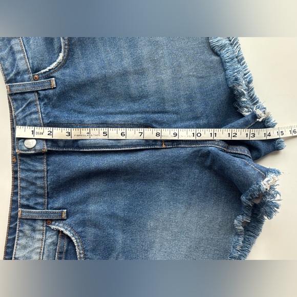 JOE’S High Rise Blue Theresa Jean Shorts with Distressed Hem Size 31 - Picture 8 of 12